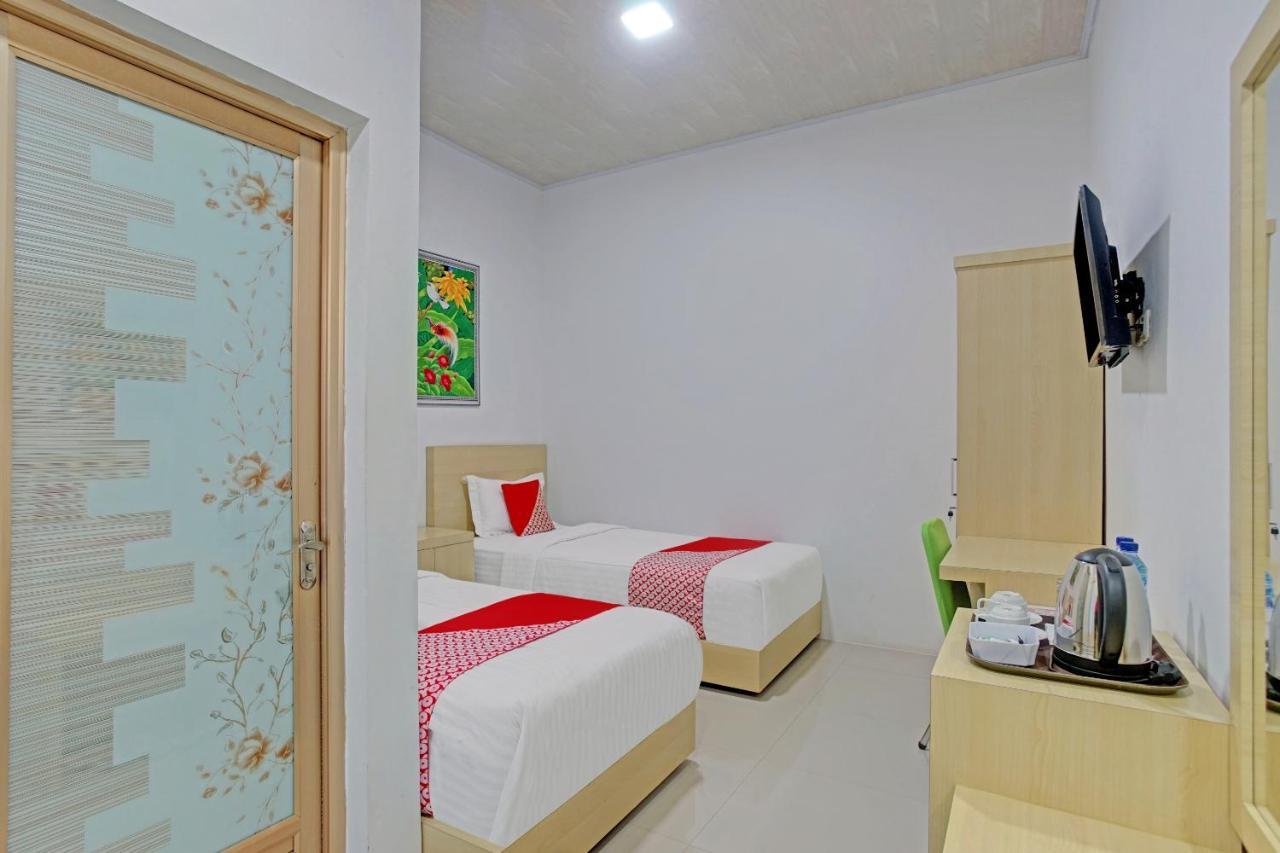 Oyo 90404 Pringombo Homestay 2 Syariah Бандар-Лампунг Экстерьер фото